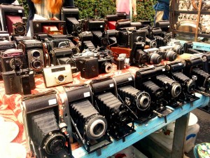 Cameras-fotográficas-analógicas-a-venda-na-Portobello-Road-em-Londres